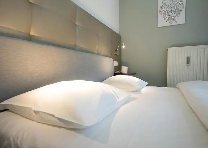 With Queen-size Bed K4 * Vienna